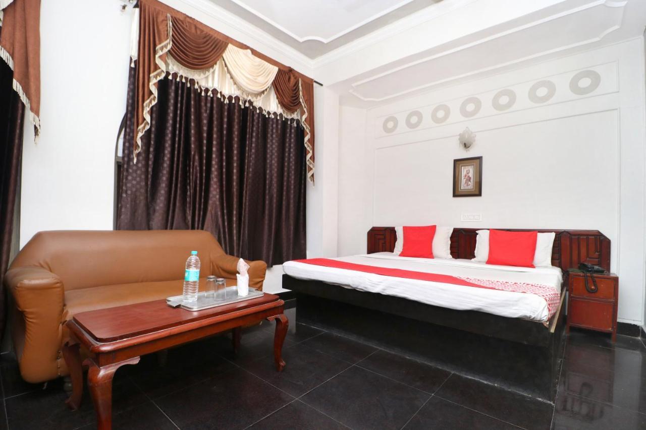 Oyo 16098 Hotel Amrit Jalandhar Exterior photo