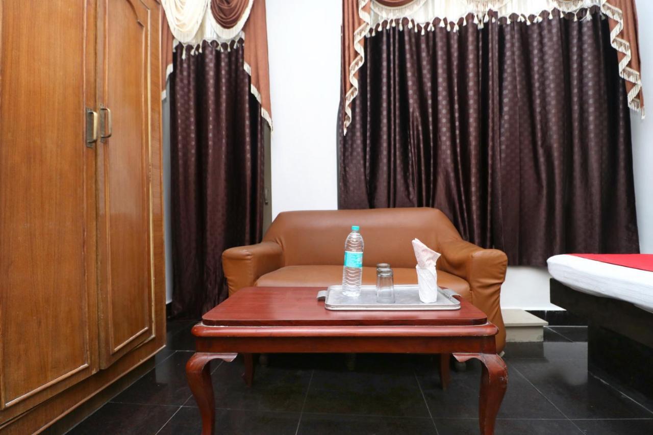 Oyo 16098 Hotel Amrit Jalandhar Exterior photo