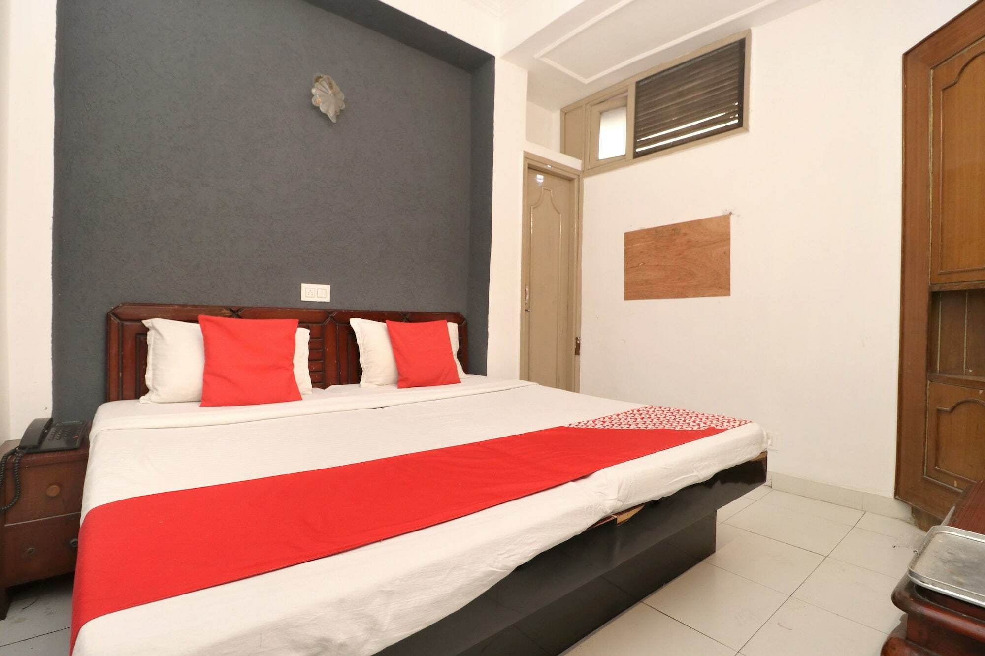 Oyo 16098 Hotel Amrit Jalandhar Exterior photo